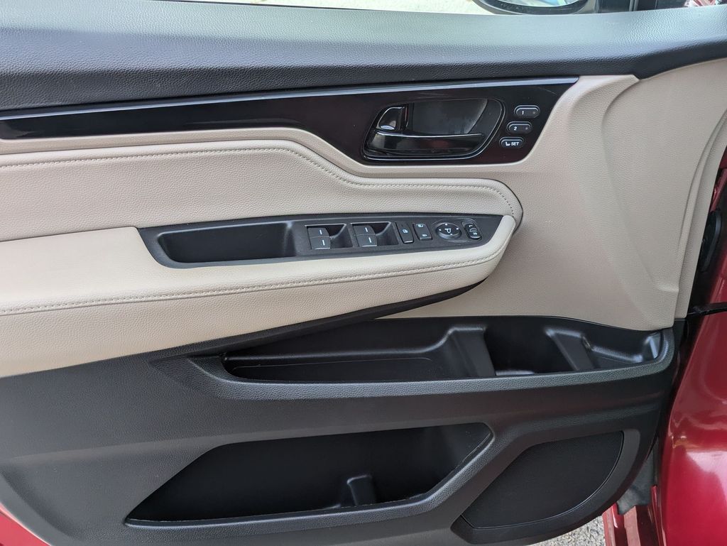 2022 Honda Odyssey Touring photo 8