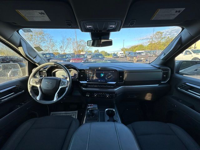 2024 Chevrolet Silverado 1500 RST photo 2