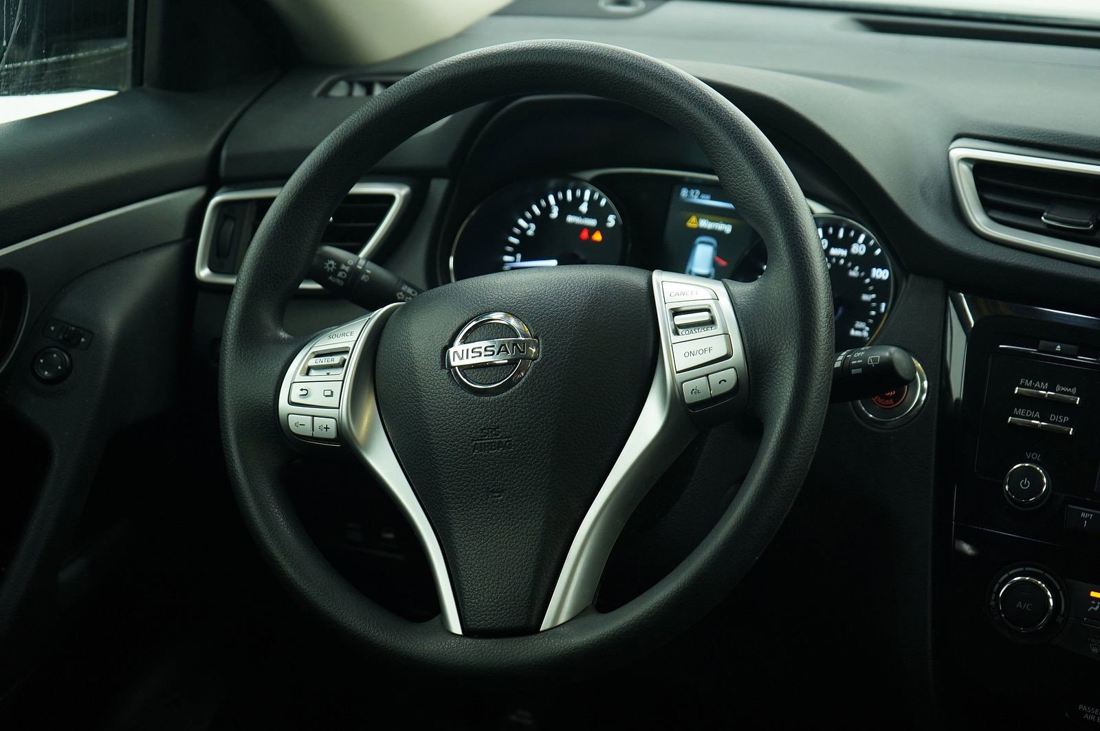 2016 Nissan Rogue SV photo 12
