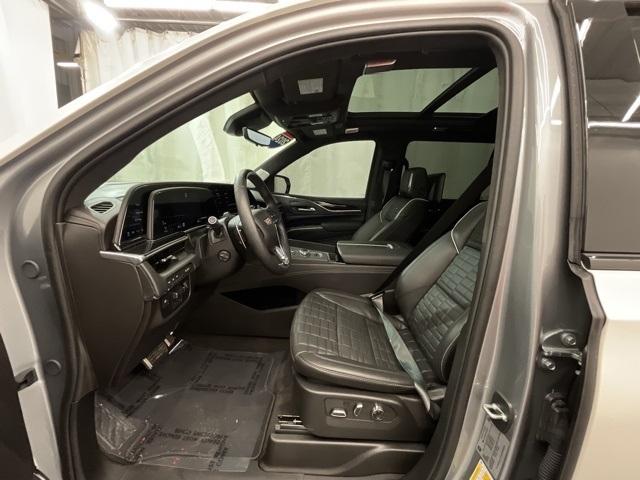 2024 Toyota RAV4 ESV V-Series photo 10
