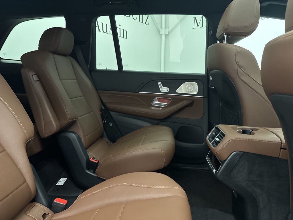 2026 Mercedes Benz GLS 450 4MATIC photo 26