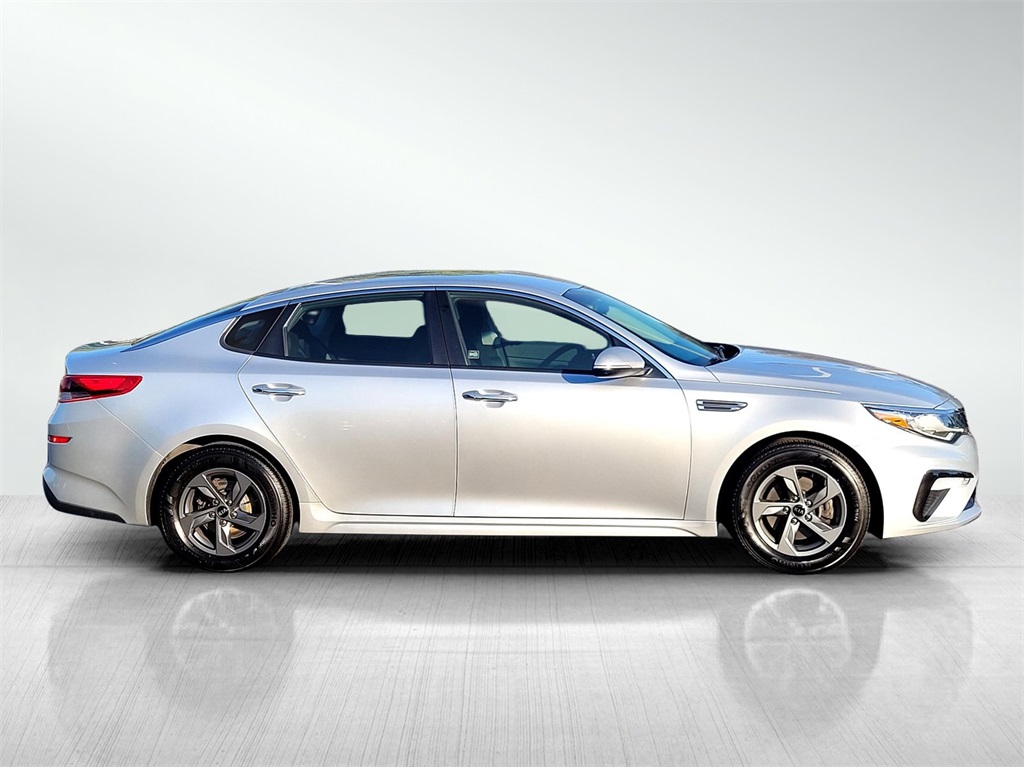 2019 Kia Optima LX photo 4