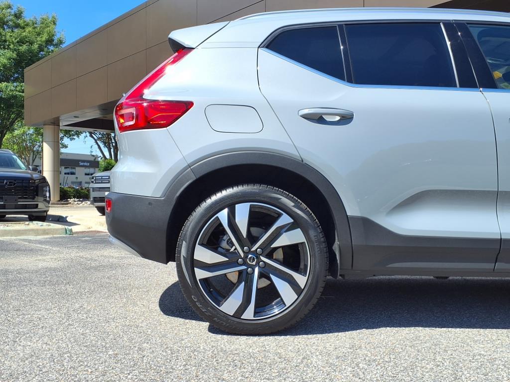 2024 Volvo XC40 Ultimate photo 5