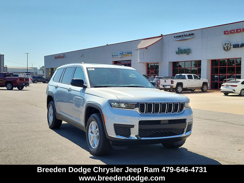 2025 Jeep Grand Cherokee L Laredo's photo