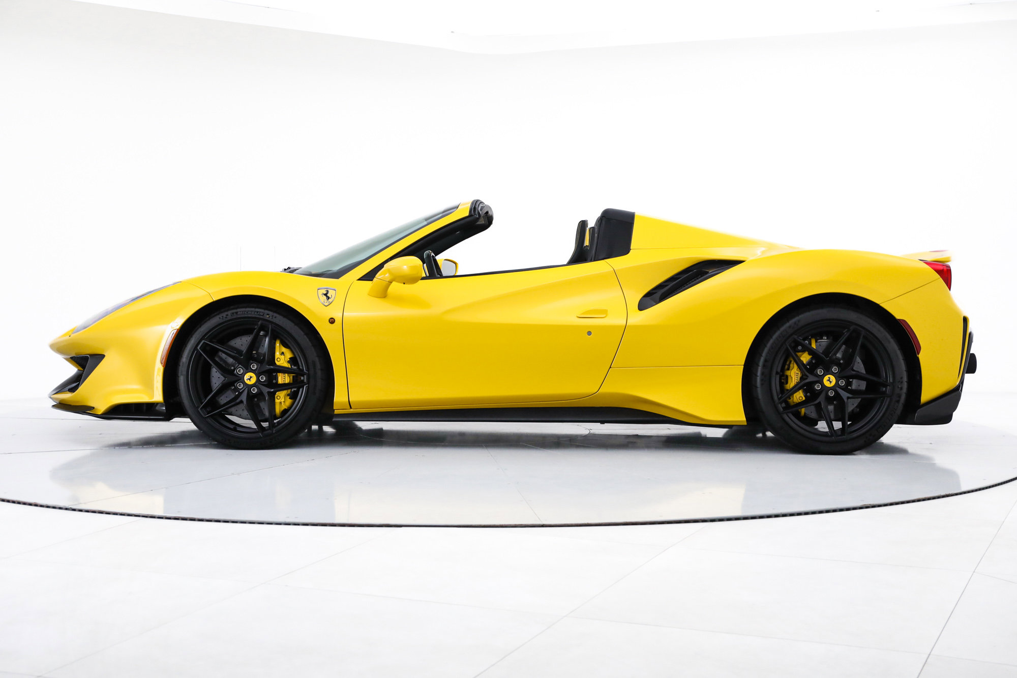 2020 Ferrari 488 Pista Spider photo 4