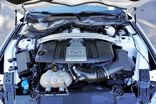 Used 2020 White Ford GT Premium image 34