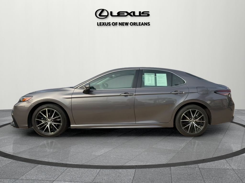 2021 Toyota Camry SE photo 4