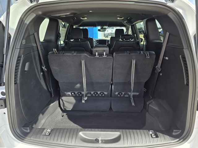 2026 Chrysler Pacifica photo 7