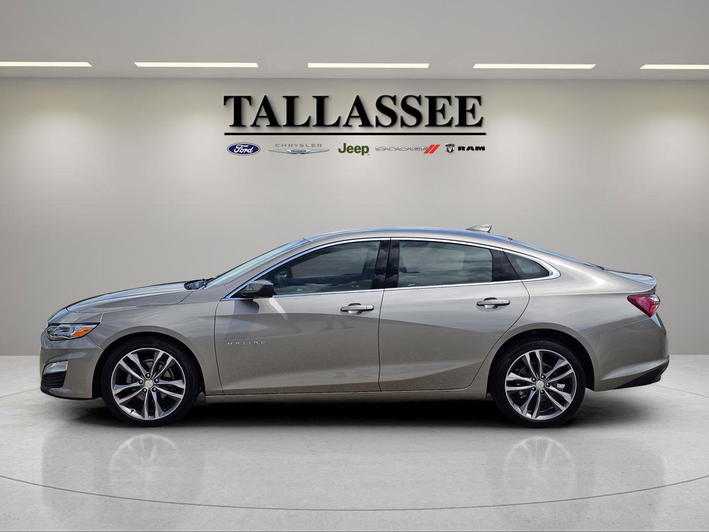 2024 Chevrolet Malibu Premier 2LT photo 11