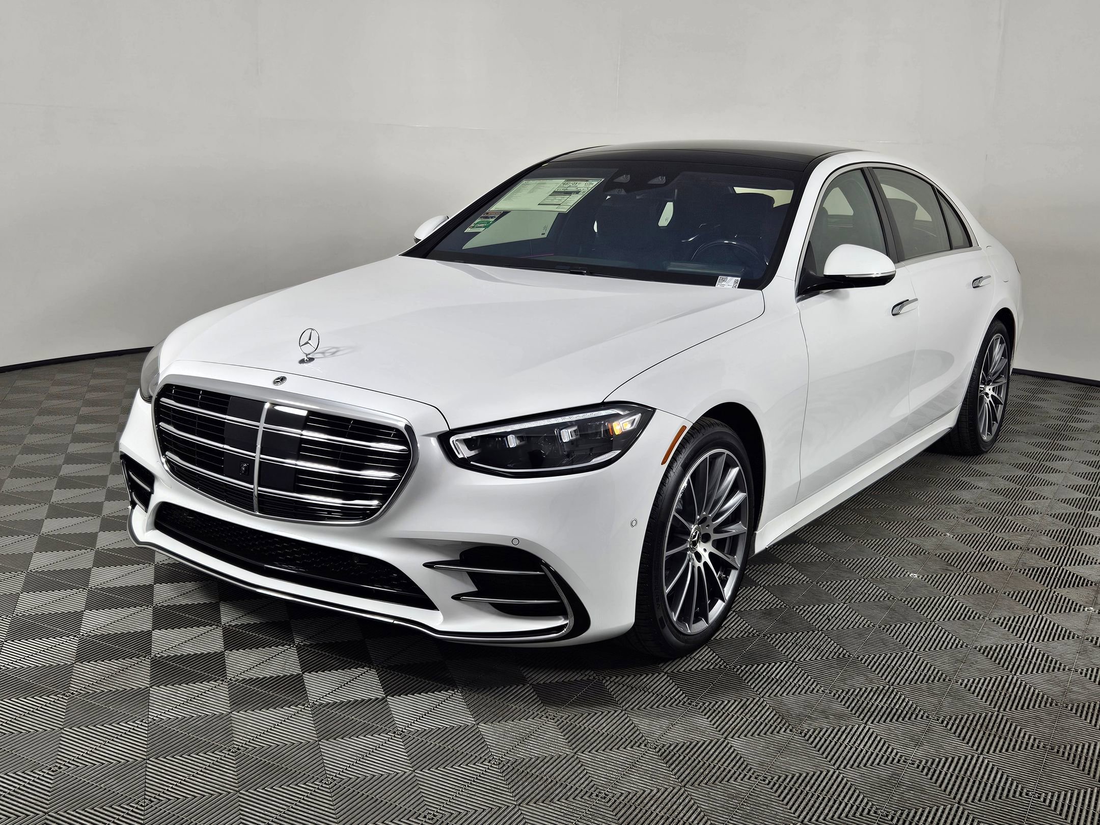 2025 Mercedes Benz S 580e 4MATIC photo 42