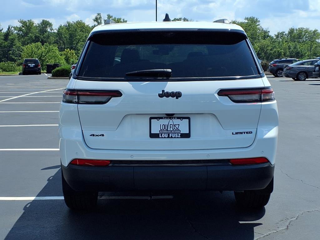 2025 Jeep Grand Cherokee Limited photo 18