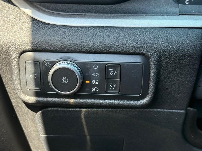 2022 Ford Explorer XLT photo 18