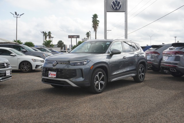 2026 Volkswagen Tiguan SE's photo