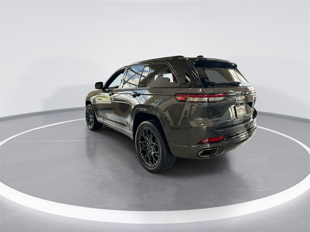 2025 Jeep Grand Cherokee Summit photo 6