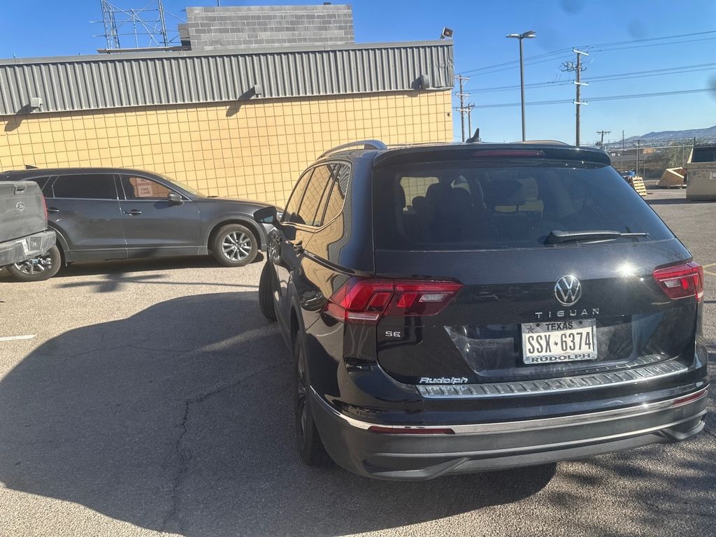 2023 Volkswagen Tiguan SE photo 5