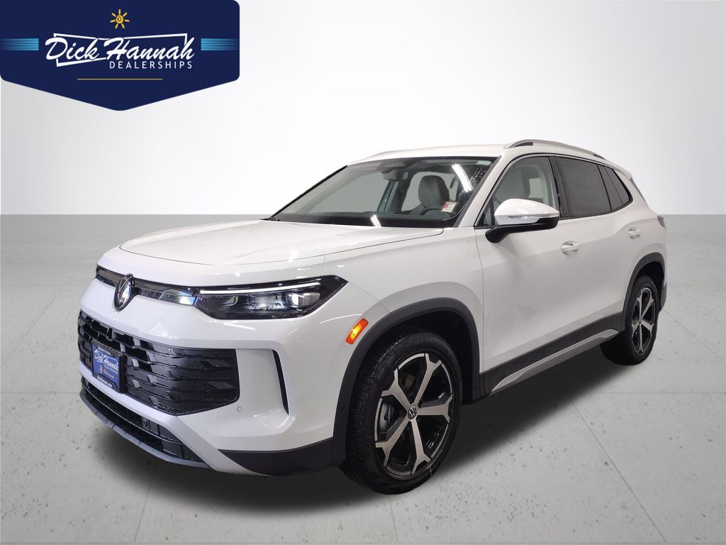 2025 Volkswagen Tiguan SE's photo