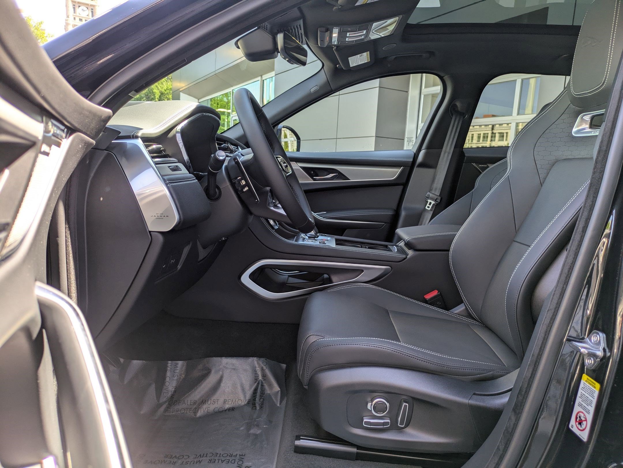 2026 Jaguar F-PACE P250 R-Dynamic S photo 13
