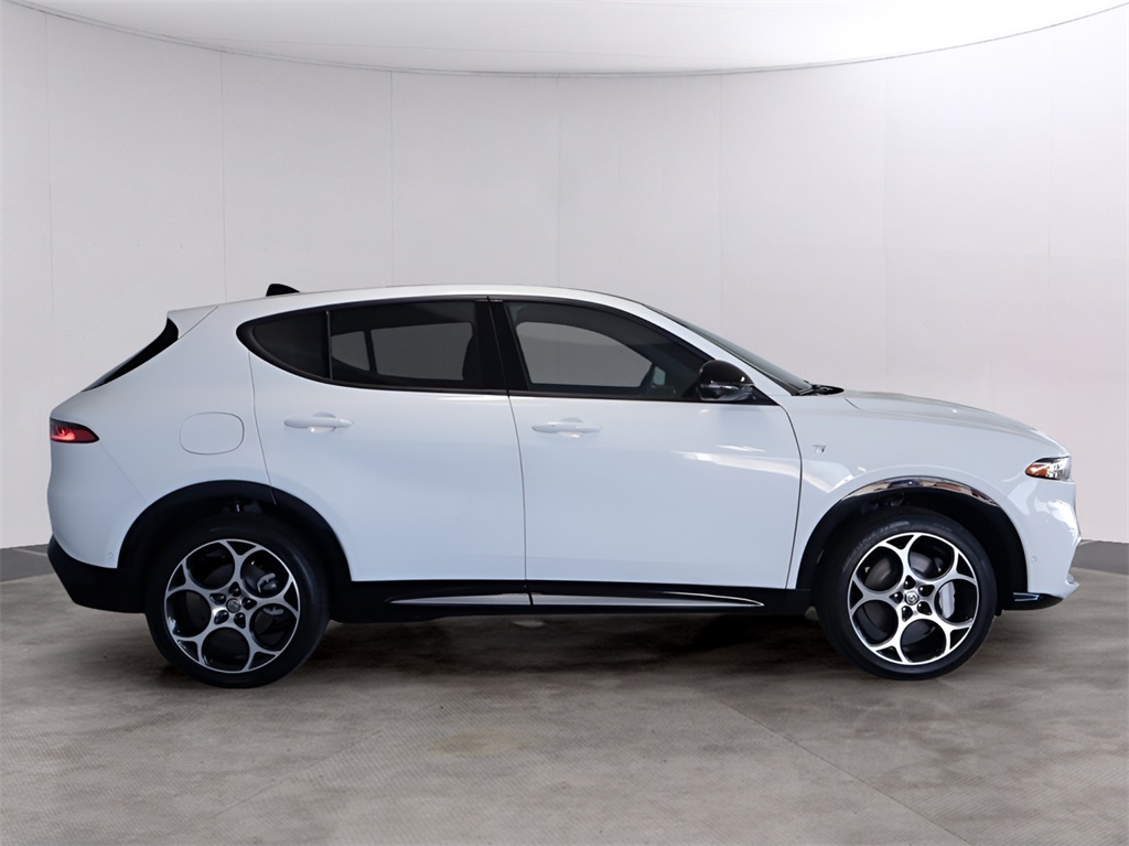 2024 Alfa Romeo Tonale Ti photo 4