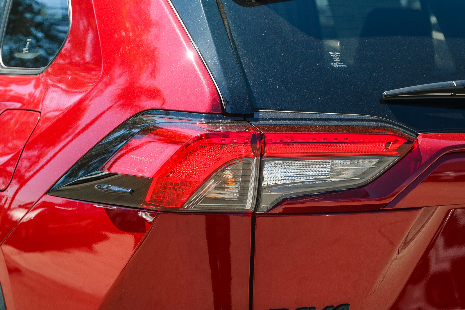 2025 Toyota RAV4 Hybrid LE photo 9