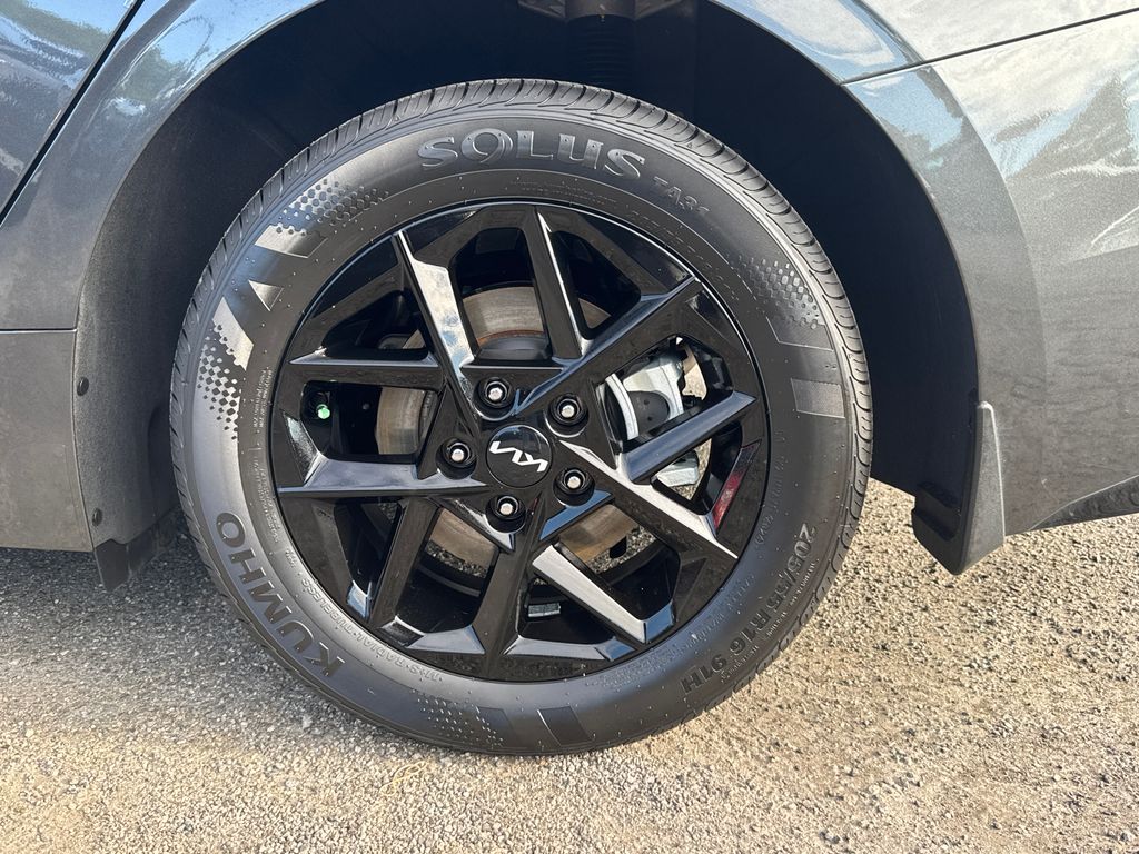 2025 Kia K5 LXS photo 18