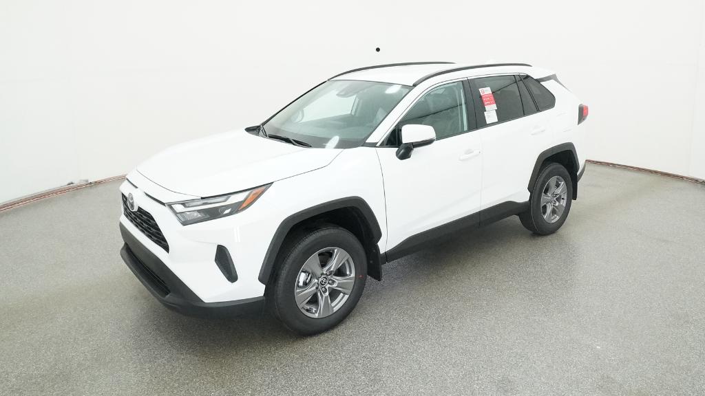 2025 Toyota RAV4 XLE's photo