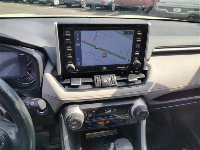2019 Toyota RAV4 Limited photo 4