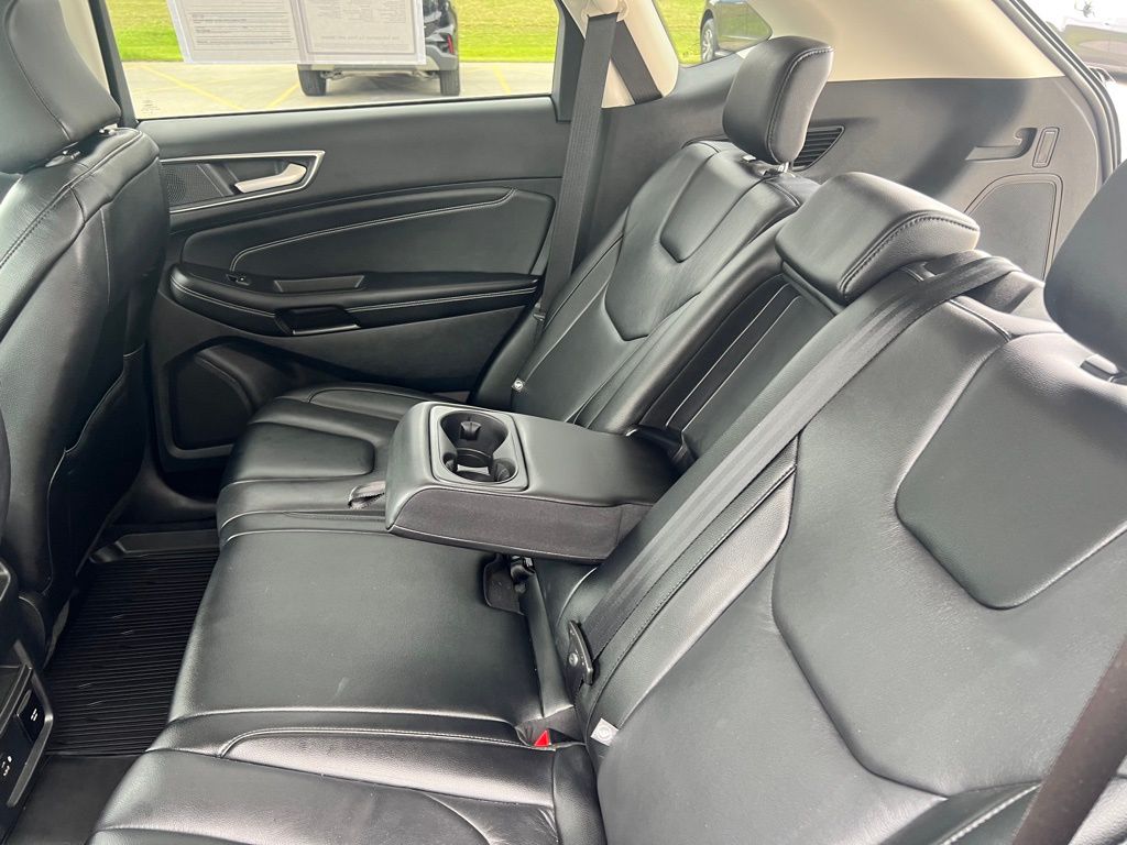 2022 Ford Edge Titanium photo 19