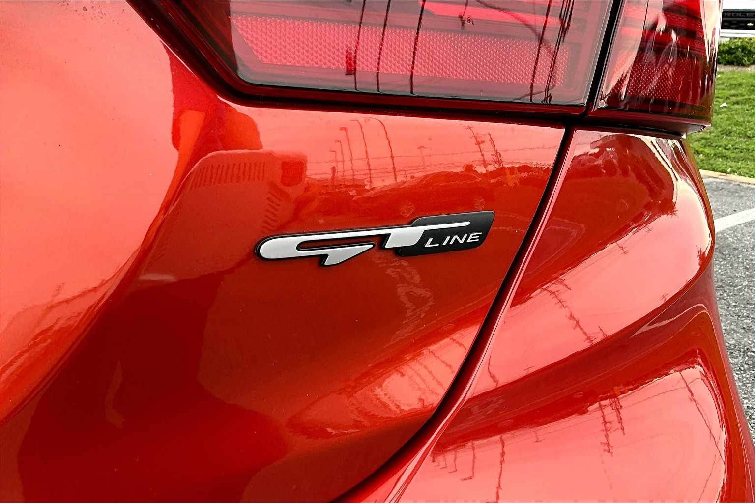 2023 Kia Forte GT-Line photo 9
