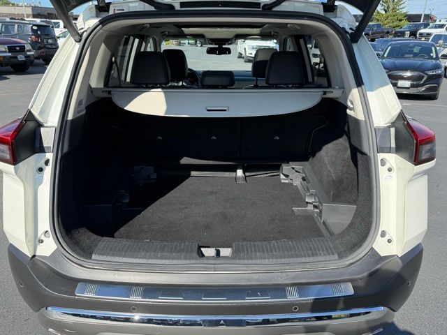2021 Nissan Rogue Platinum photo 2