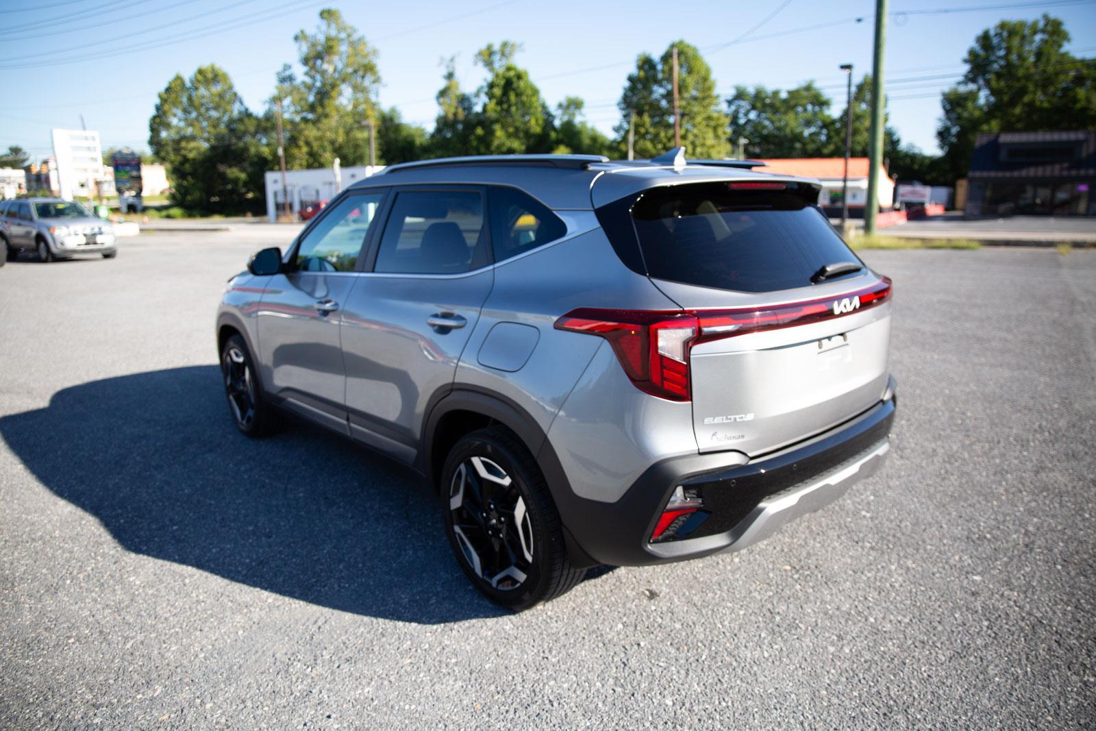 2025 Kia Seltos SX photo 5
