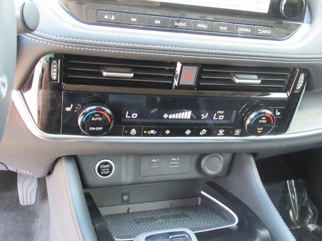 2023 Nissan Rogue Platinum photo 23