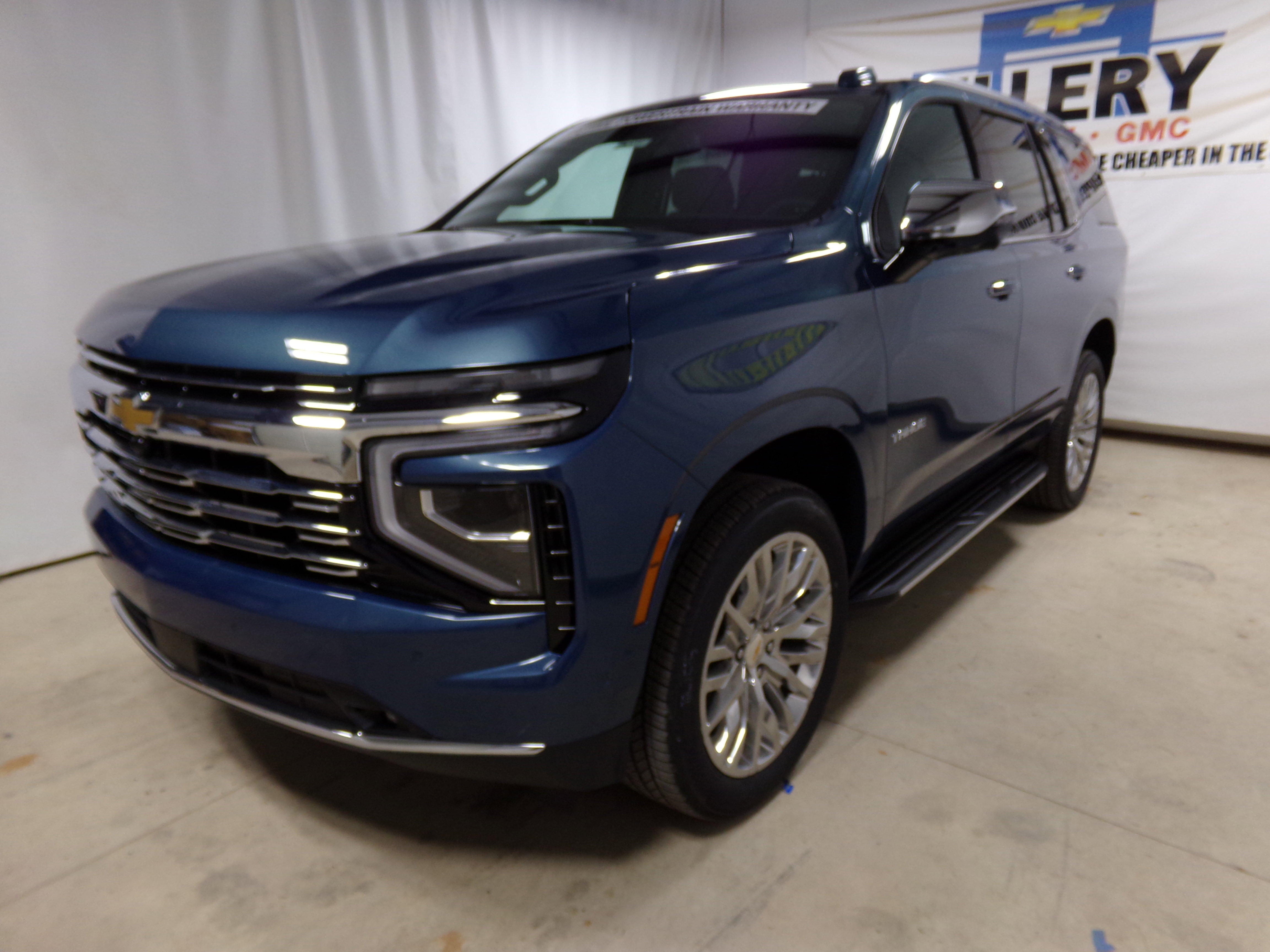 2025 Chevrolet Tahoe Premier photo 3