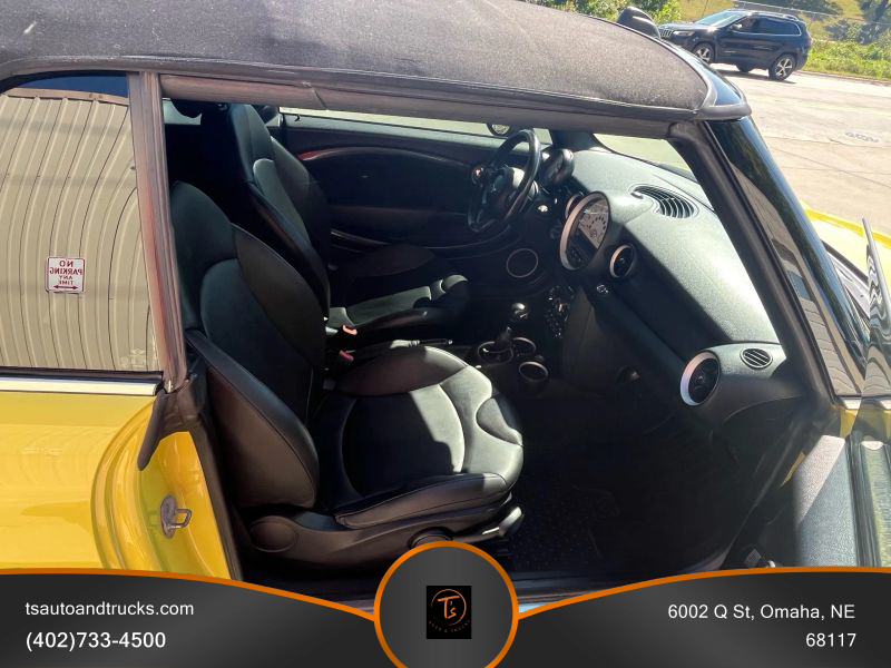 2011 Mini Cooper Convertible S photo 22