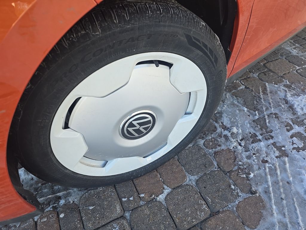 2025 Volkswagen ID. Buzz photo 2