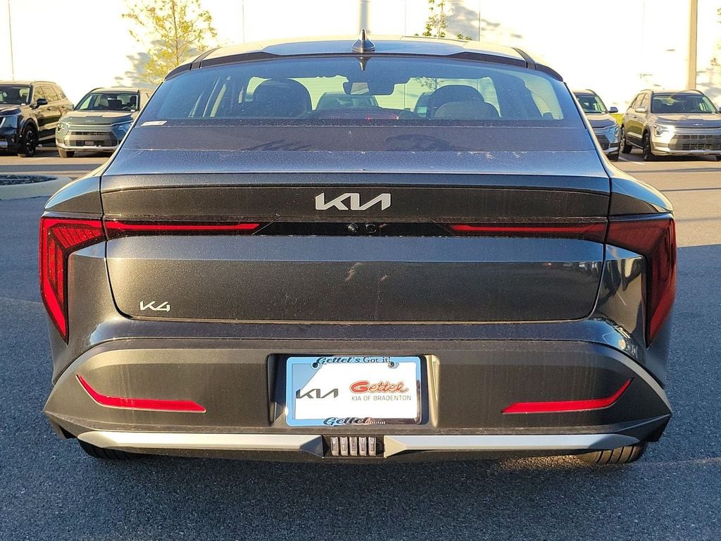 2025 Kia K4 LXS photo 6