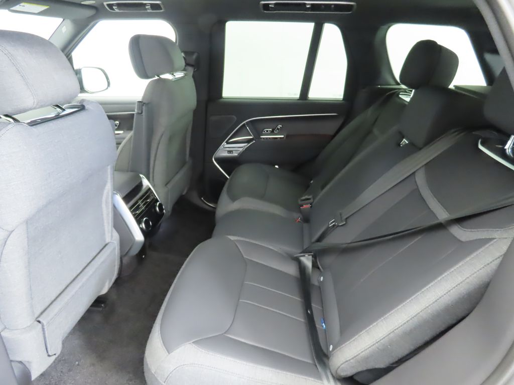 2025 Land Rover Range Rover SE photo 22