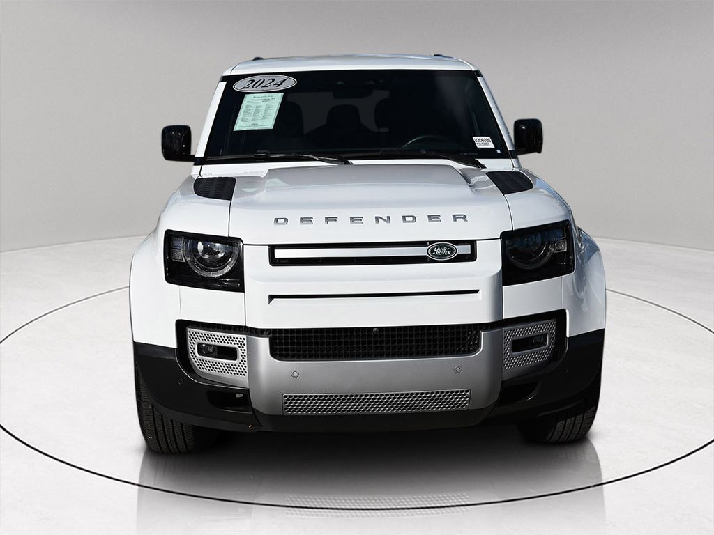 2024 Land Rover Defender 130 S photo 2