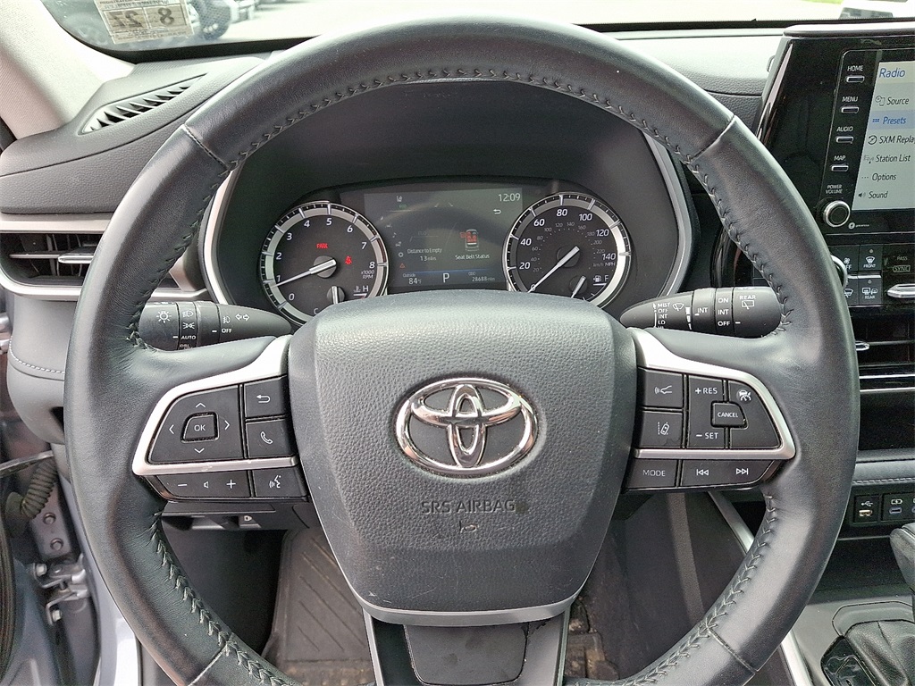 2022 Toyota Highlander XLE photo 20