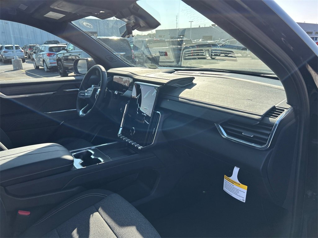 2026 GMC ACADIA - Image 36