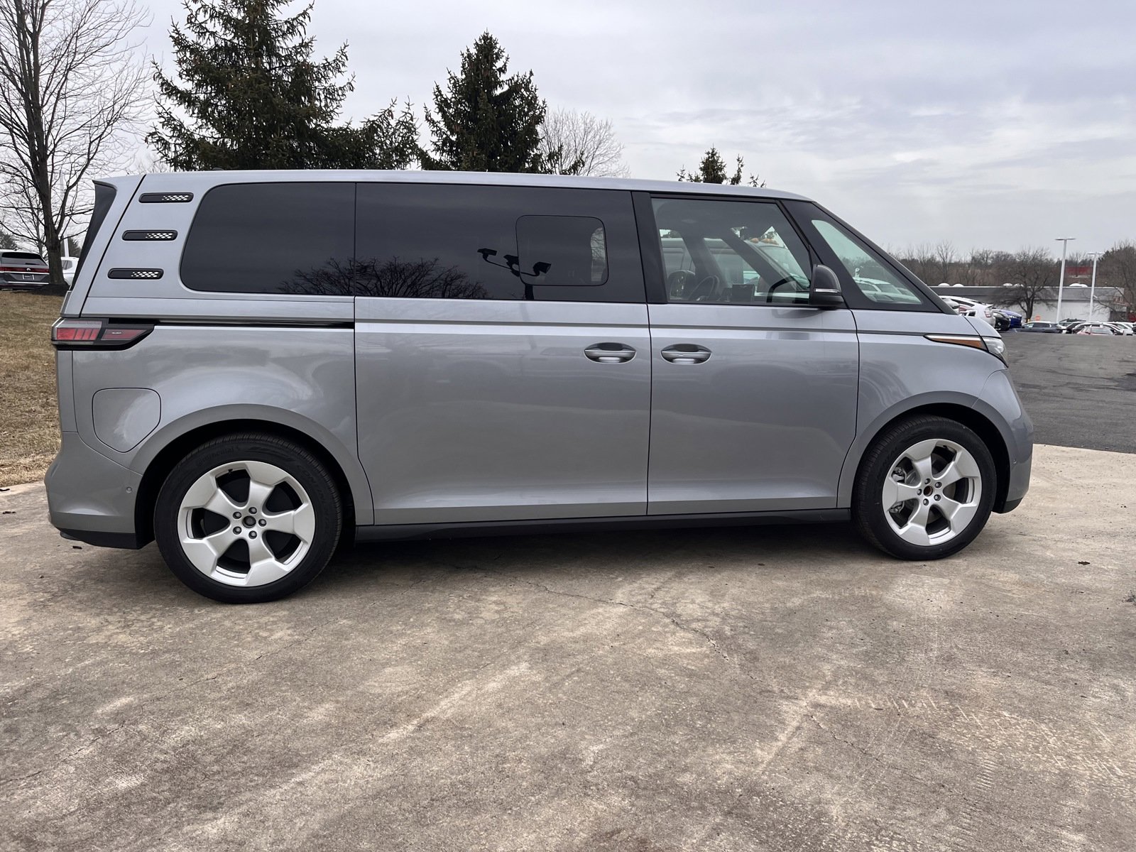 2025 Volkswagen ID. Buzz Pro S photo 4