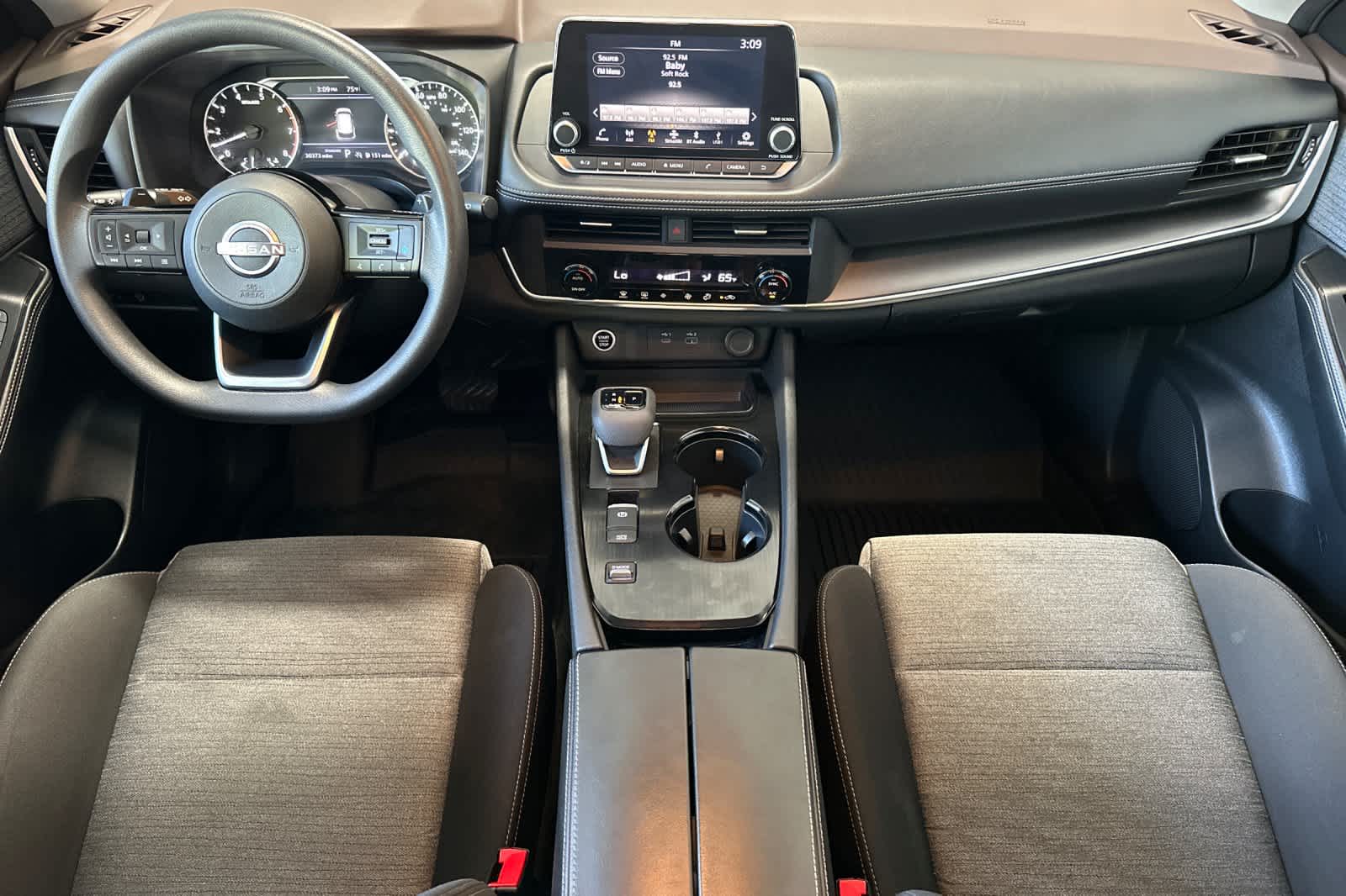 2023 Nissan Rogue SV photo 2