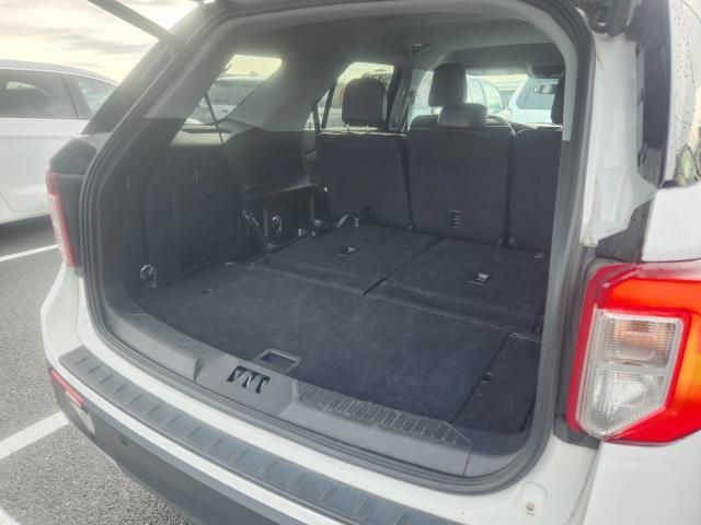 2024 Ford Explorer XLT photo 4