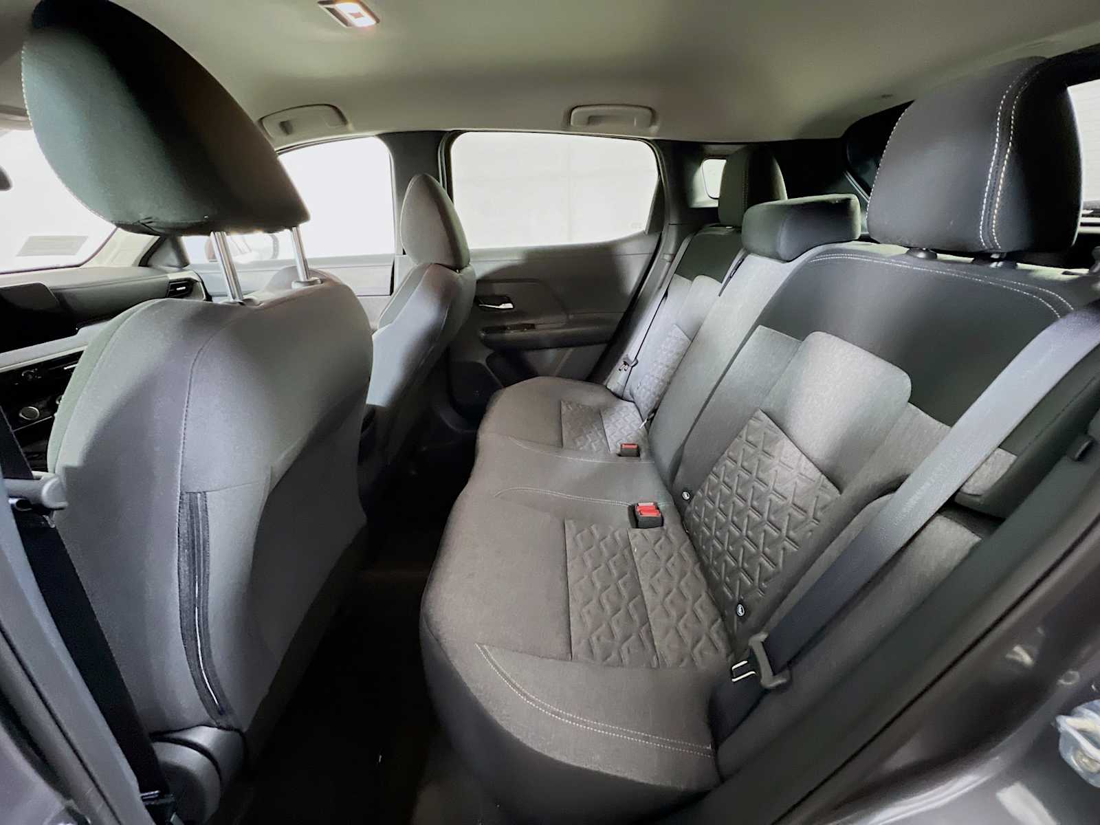 2025 Nissan Kicks SV photo 4