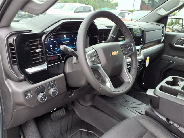 2025 Chevrolet Silverado 1500 LT photo 11