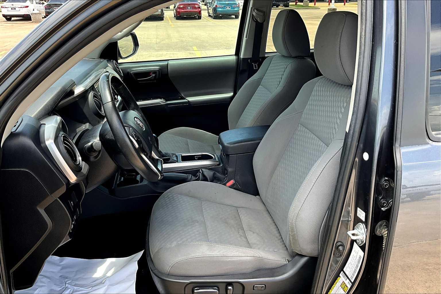 2023 Toyota Tacoma SR5 Double Cab V6 photo 7