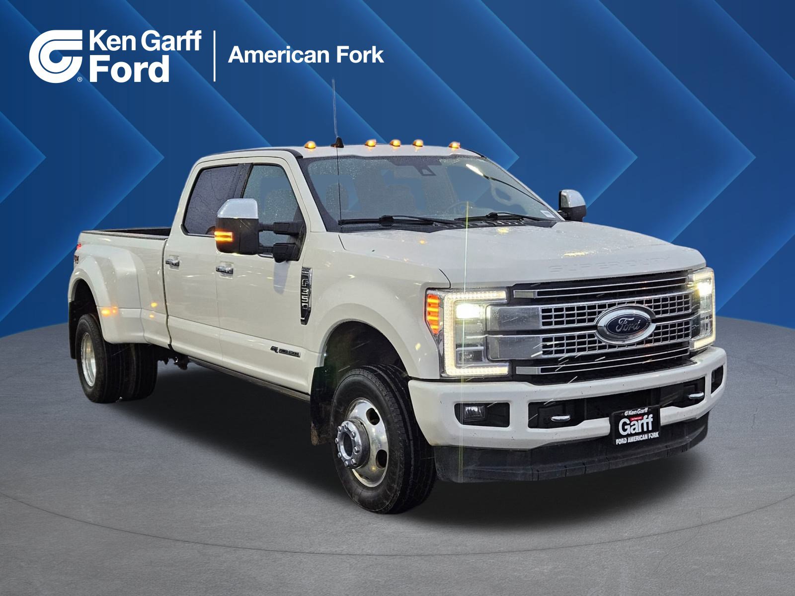 2019 Ford F-350 Super Duty Platinum's photo