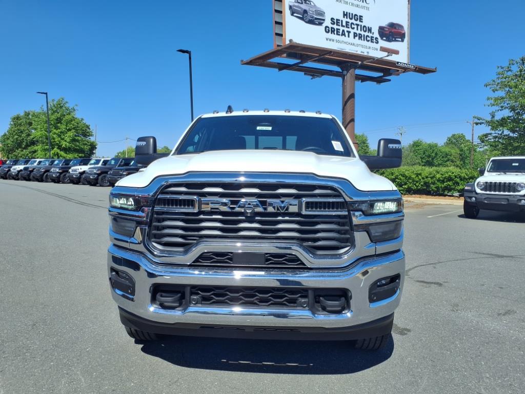 2025 Ram 2500 Tradesman photo 3