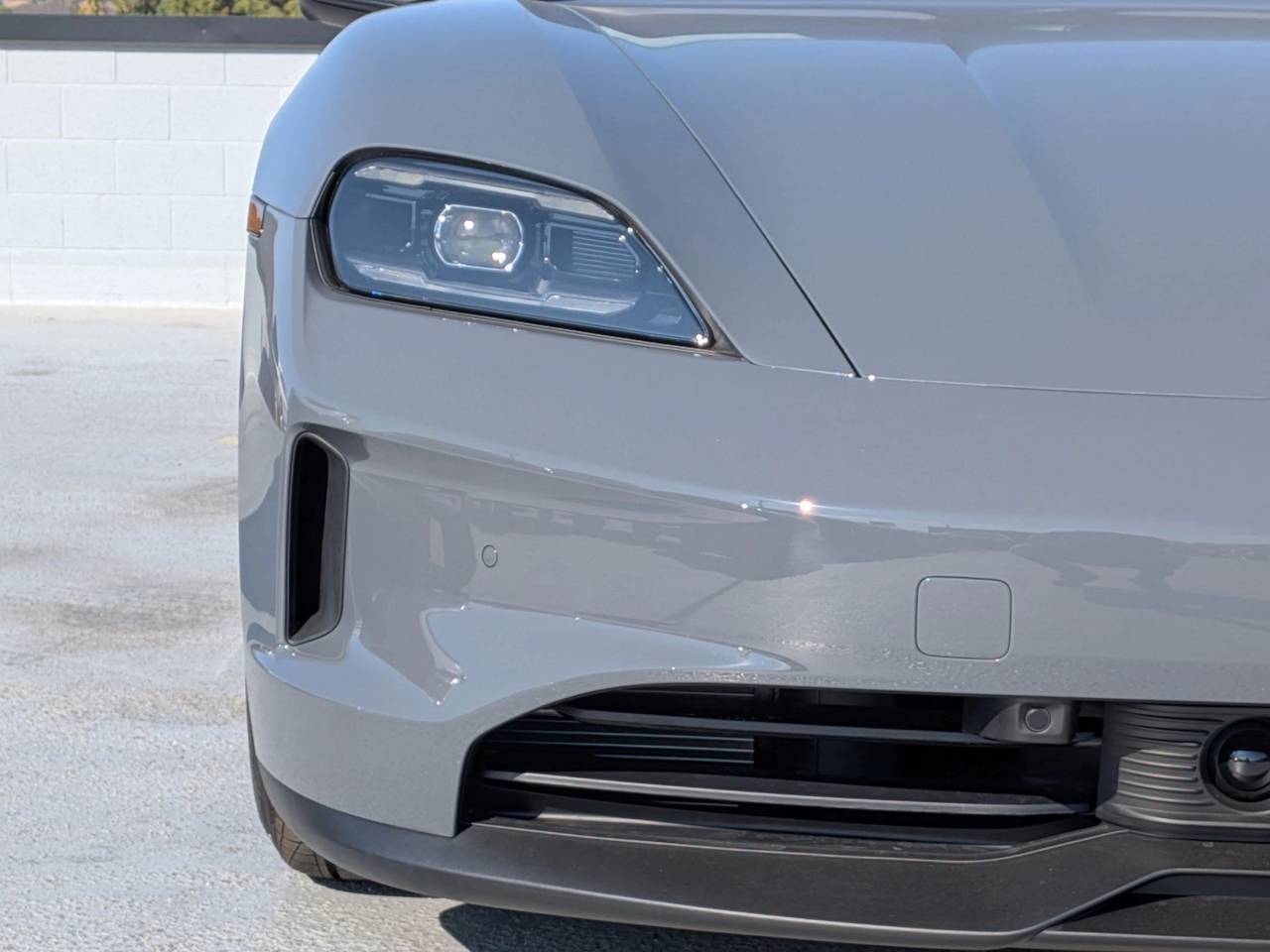 2026 Porsche Taycan Base photo 12