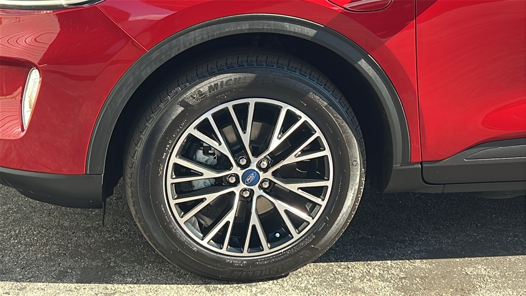 2022 Ford Escape Plug-In Hybrid SEL photo 2