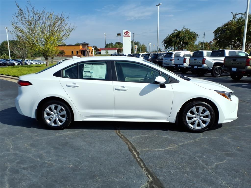 2026 Toyota Corolla LE photo 7
